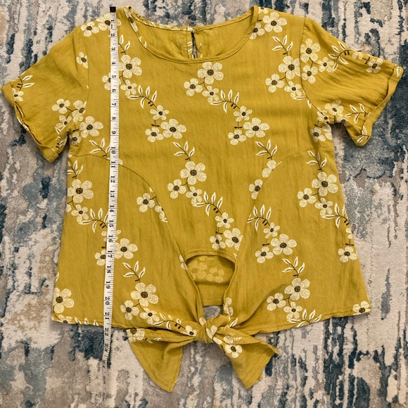 A13 Yellow Floral Blouse Daisy Embroidered Front Tie Top Short Sleeve sz Small - Picture 3 of 12